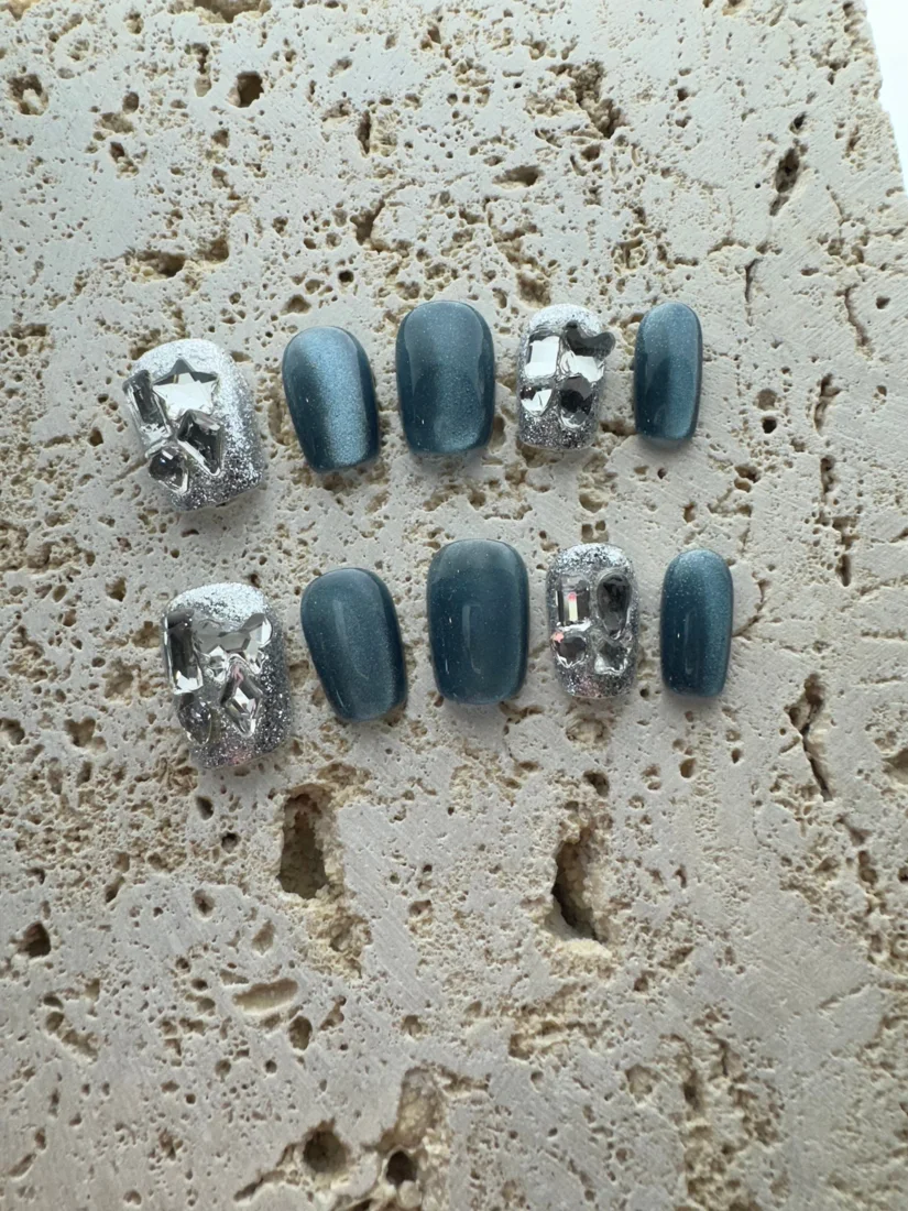 Star Sky Press On Nails detail 4