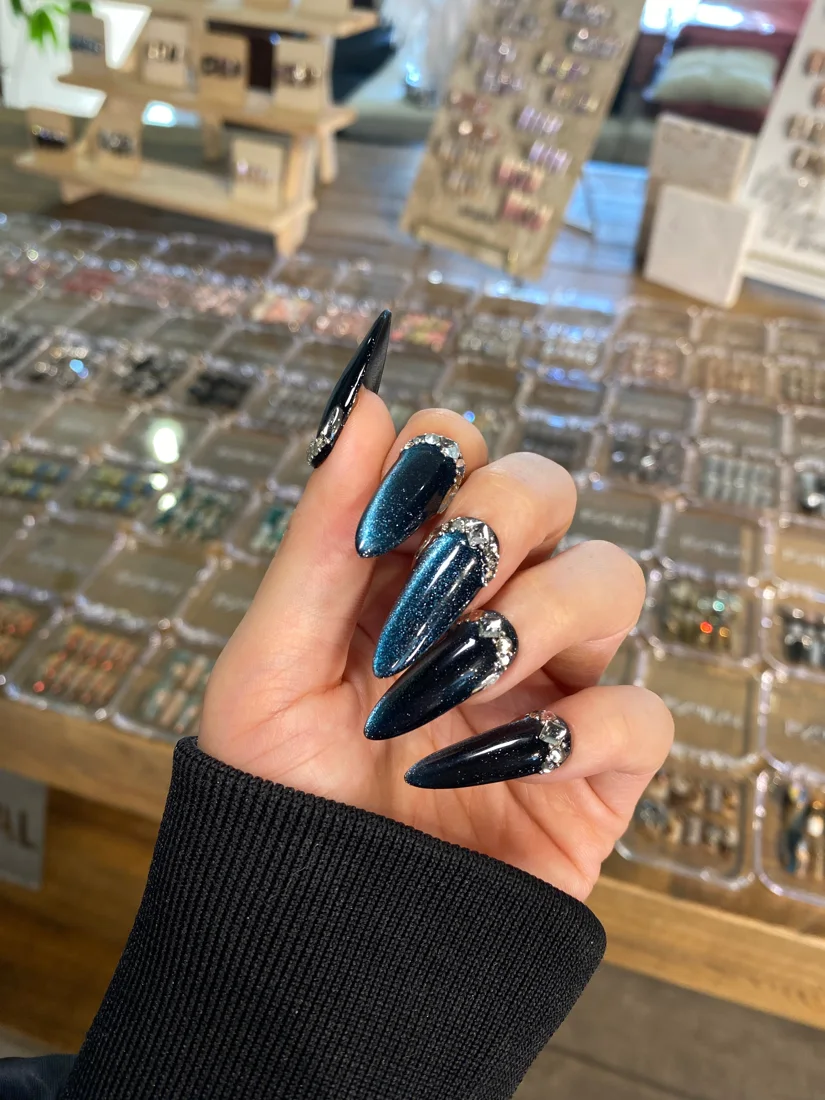 Spicy Dark Blue Press On Nails detail 3