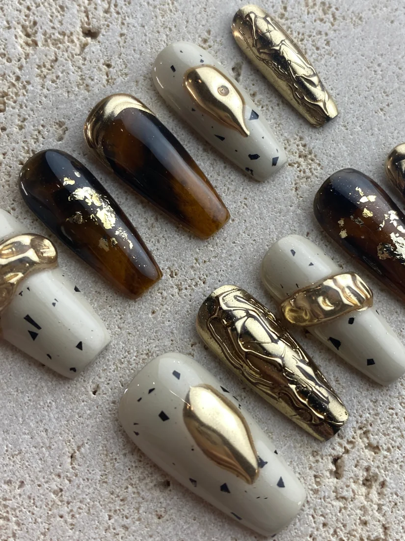 Golden Coffee Press On Nails detail 4