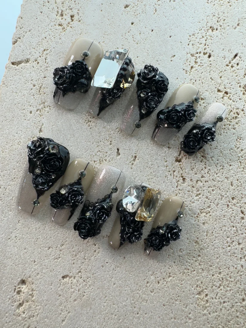 Gothic Rose Press On Nails detail 4