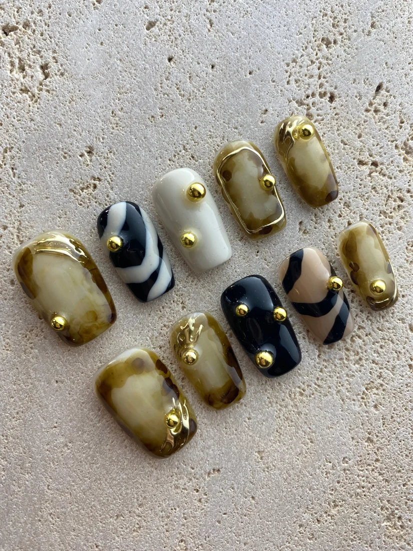 Florence Press On Nails detail 4