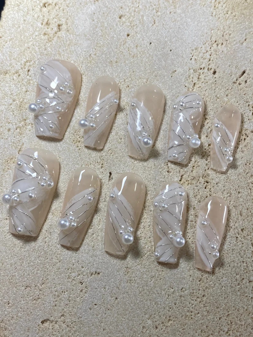 Mini Pearl Press On Nails detail 5