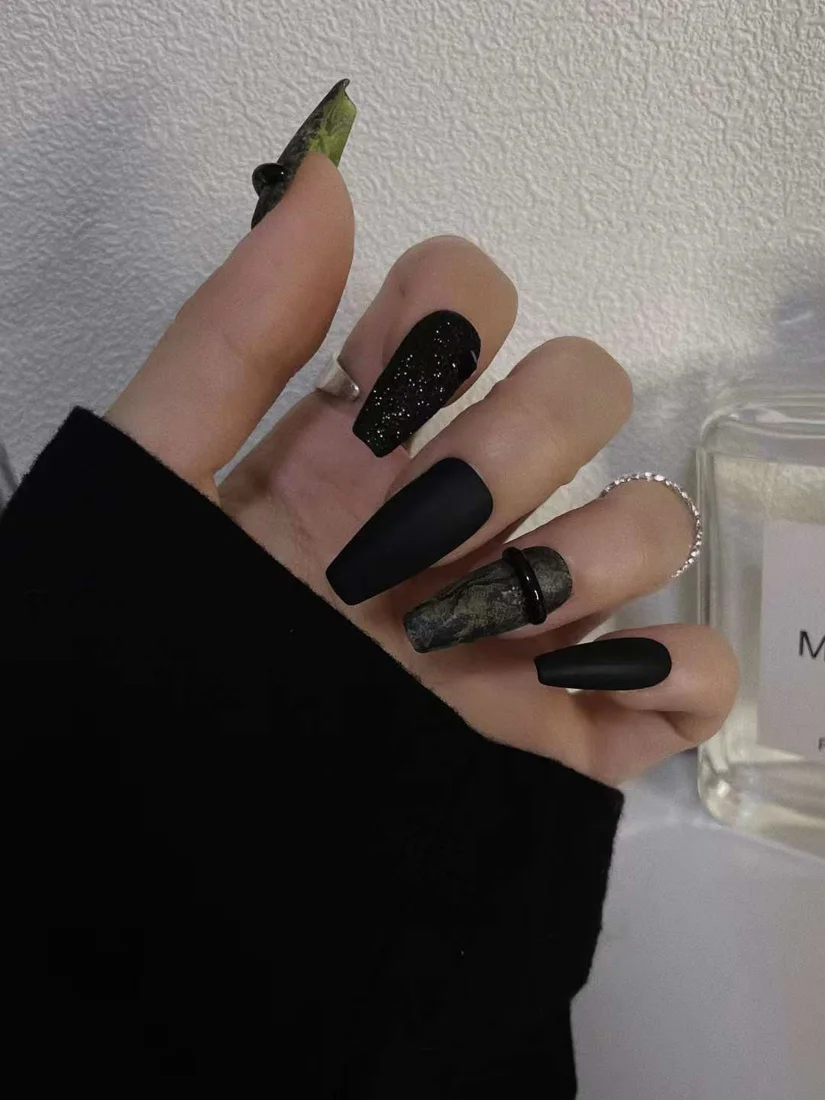 Snake print Press On Nails detail 4