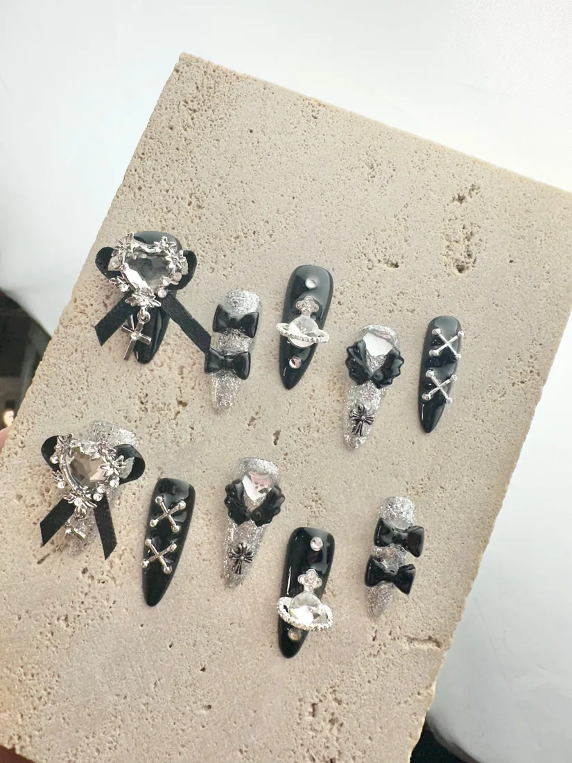 Black Glam Press On Nails detail 4
